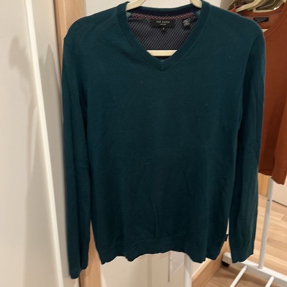 TED BAKER - 100% wool GREEN JEWEL TONE V NECK SWEATER. EXCELLENT CONDITION - Picture 6 of 9